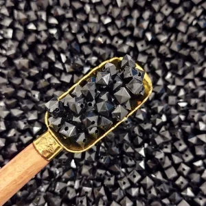 مهره رنگی ایرانی مشکی چندوجهی سایز 8میل(100گرمی)